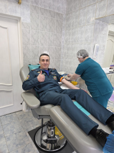 Кровь для жизни: огнеборцы стали донорами 