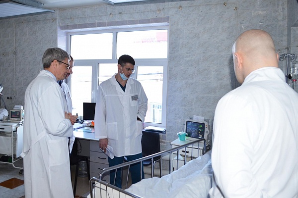 Директор Департамента здравоохранения Югры посетил Урайскую больницу