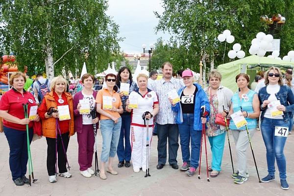 В Урае 12 июня на площади Первооткрывателей прошел фестиваль здорового образа жизни, посвященный празднованию Дня России 
