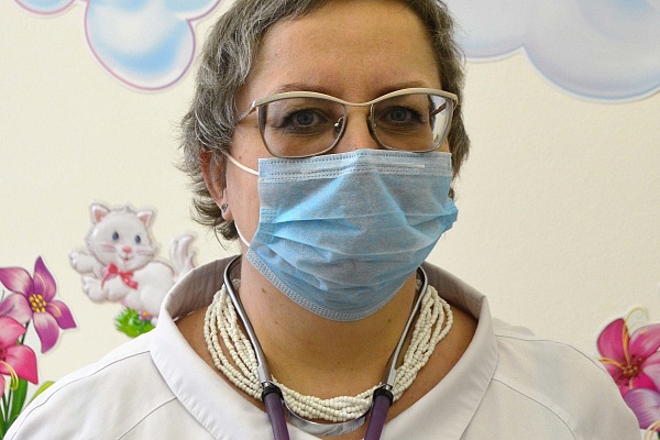 Медики Урайской больницы поддержали акцию #Юграулыбайсяглазами