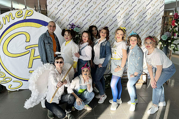 «Красный плюс» снова в плюсе. Сотрудники Урайской больницы получили награды на городском конкурсе «Свежий ветер»