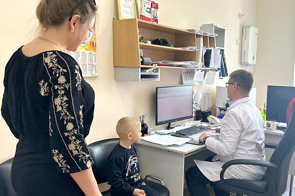 В Урайской больнице прошла акция «Детские ладошки V руках Югры»