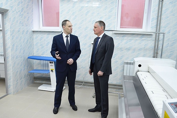 Алексей Забозлаев побывал в новом здании первой очереди будущего стационарного комплекса Урайской больницы