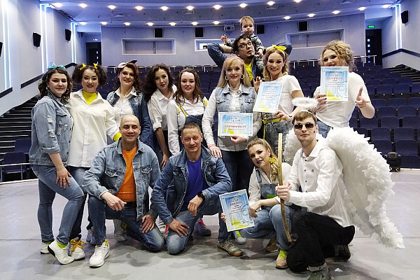 «Красный плюс» снова в плюсе. Сотрудники Урайской больницы получили награды на городском конкурсе «Свежий ветер»