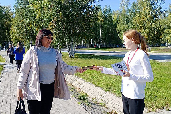 Сотрудники больницы и волонтеры "Волны" провели День трезвости