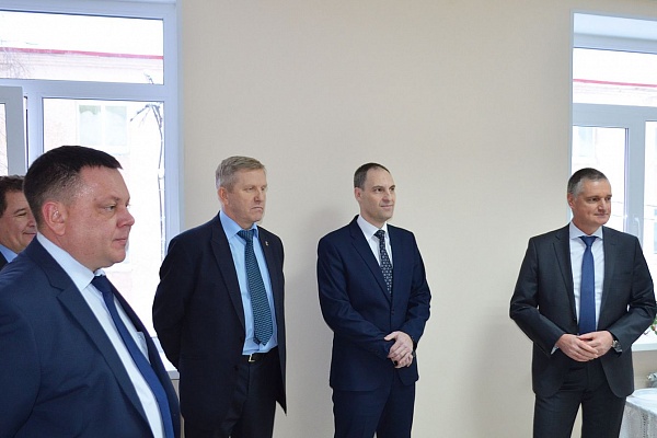 Алексей Забозлаев побывал в новом здании первой очереди будущего стационарного комплекса Урайской больницы