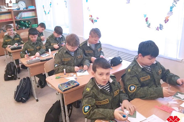 Сотрудники Урайской больницы отправили посылки добра защитникам