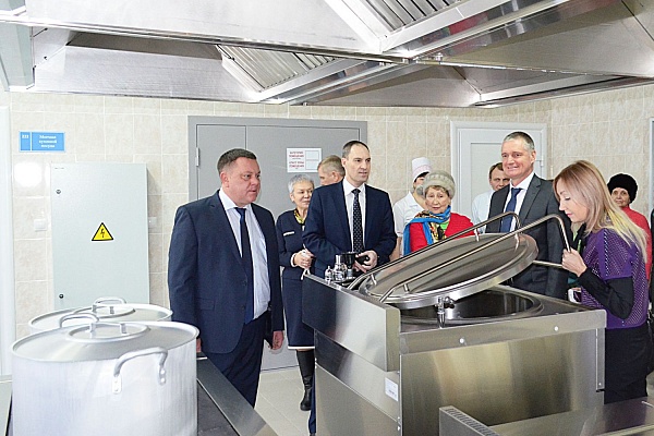 Алексей Забозлаев побывал в новом здании первой очереди будущего стационарного комплекса Урайской больницы