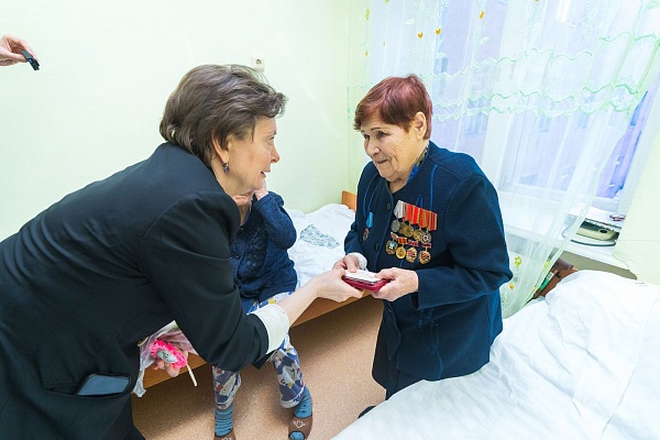 Губернатор Югры Наталья Комарова посетила стационар Урайской больницы