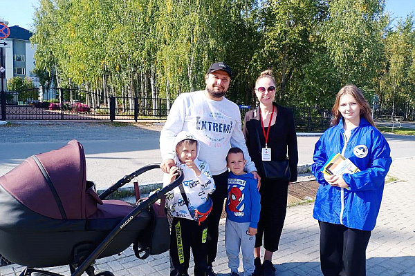 Сотрудники больницы и волонтеры "Волны" провели День трезвости