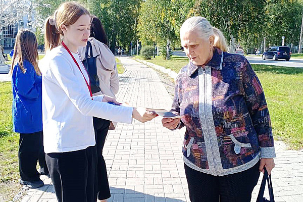 Сотрудники больницы и волонтеры "Волны" провели День трезвости