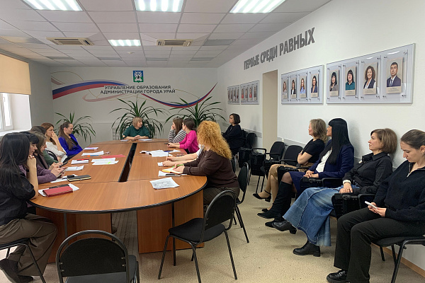 Проверяйте здоровье вместе с нами. Сотрудники Урайской больницы проводят профилактические встречи с работниками организаций 